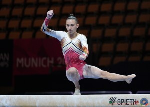 bel ph simone ferraro sfa09558 copia